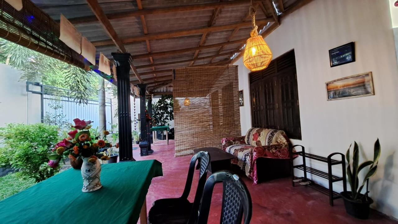 Kavidi Villa Home Stay Tangalle Buitenkant foto